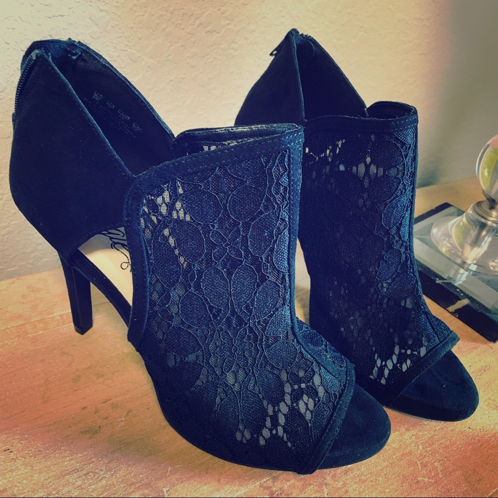 Fergie Lace Peep Toe with Zipper Back
